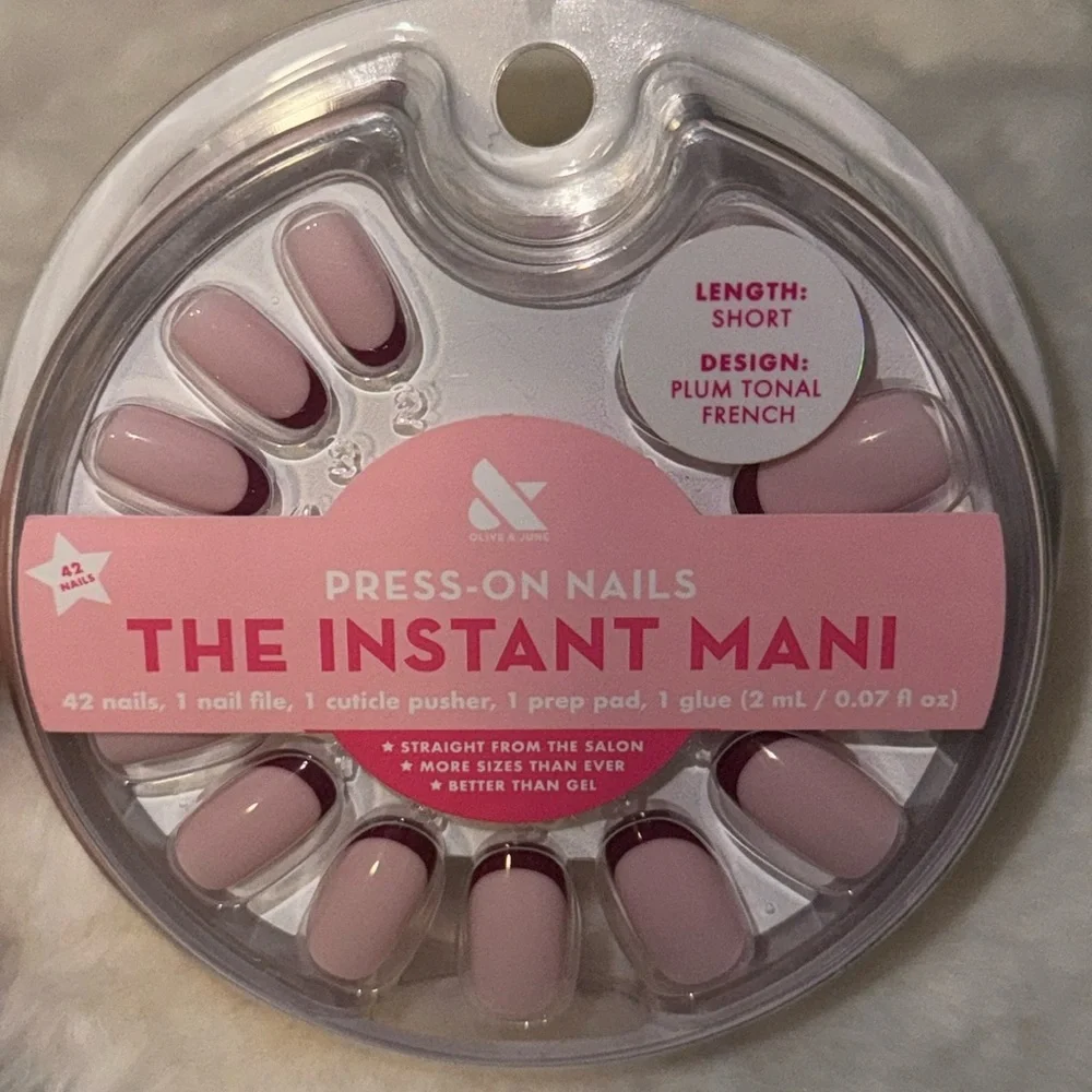 Olive and June The Instant Mani Press-On 42 Nails Plum French Tip Short Round